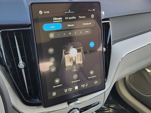 New 2026 Volvo XC60 B5 Ultra w/ Climate Package image 9