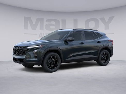 New 2026 Chevrolet Trax LT w/ Driver Confidence Package FWD image 3