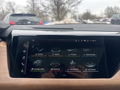 Used 2023 Audi e-tron GT Premium Plus image 25