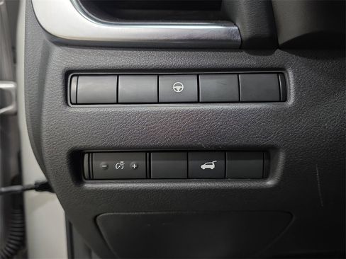 Used 2021 Nissan Rogue SL image 25