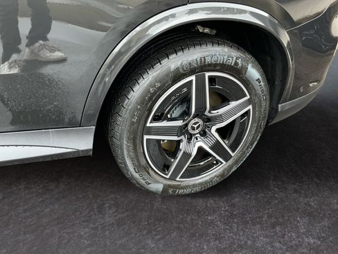 Used 2025 Mercedes-Benz GLC 350e 4MATIC image 9