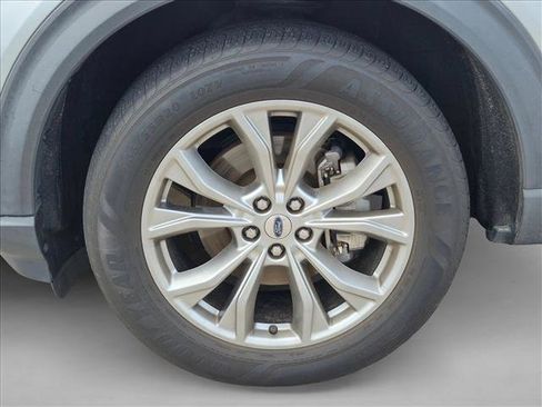 Used 2021 Ford Explorer XLT w/ Equipment Group 202A AWD/4WD image 15