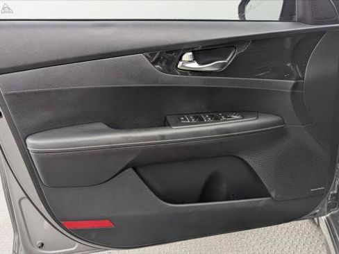 Used 2022 Kia Forte GT-Line w/ GT-Line Premium Package FWD image 13