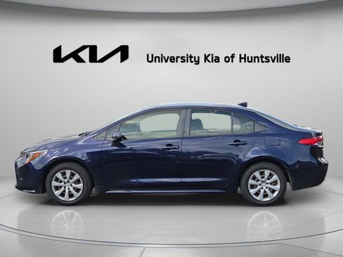 Used 2022 Toyota Corolla LE FWD image 4