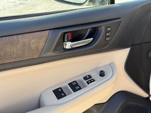 Used 2017 Subaru Outback 2.5i Limited image 18