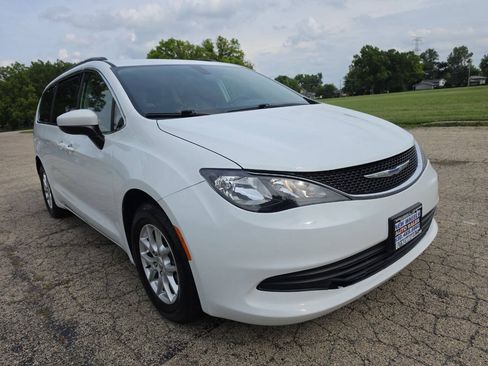 Used 2020 Chrysler Voyager LX w/ Cold Weather Group FWD image 5