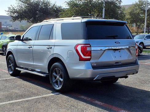Used 2021 Ford Expedition XLT image 3