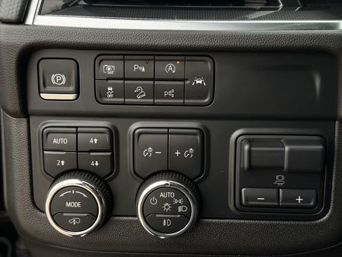 Used 2025 Chevrolet Tahoe RST image 22