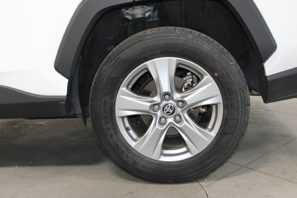 Used 2023 Toyota RAV4 XLE FWD image 57