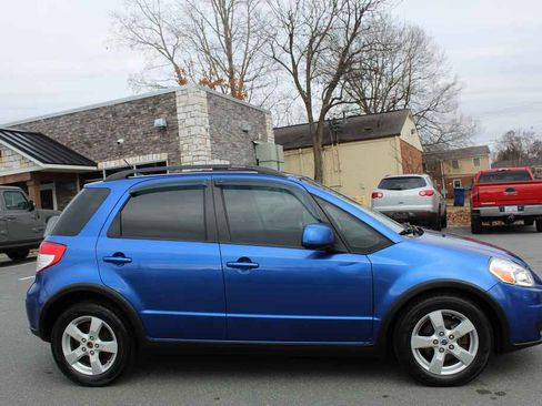 Used 2012 Suzuki SX4 AWD Hatchback image 4