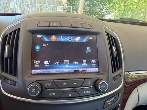 Used 2016 Buick Regal FWD image 18
