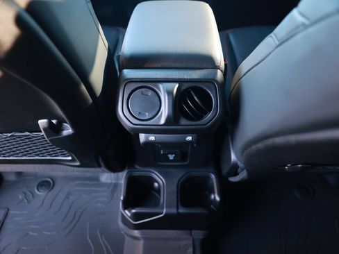 New 2026 Jeep Gladiator Rubicon w/ Steel Power Dome Hood Package AWD/4WD image 31