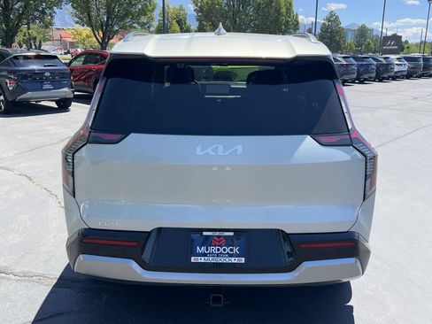 Used 2024 Kia EV9 Land AWD/4WD image 9