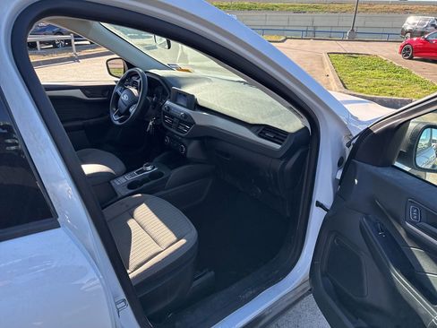 Used 2022 Ford Escape S image 15