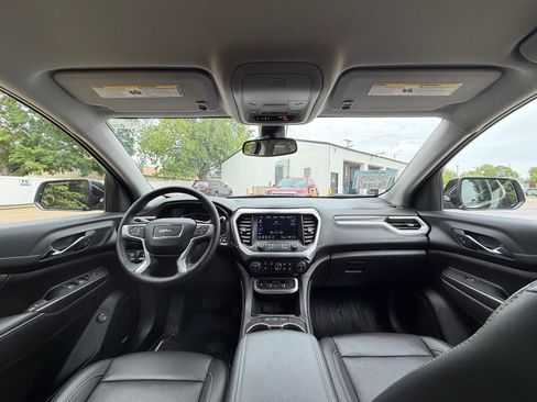 Used 2023 GMC Acadia SLT FWD image 29