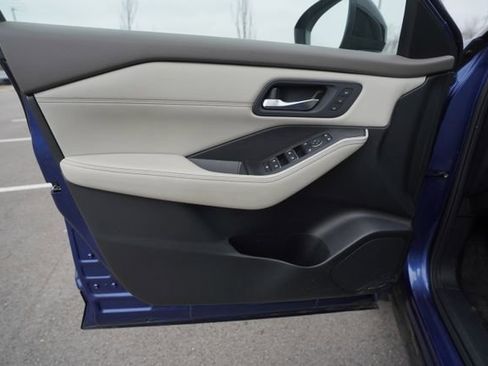 Used 2023 Nissan Rogue SL image 15