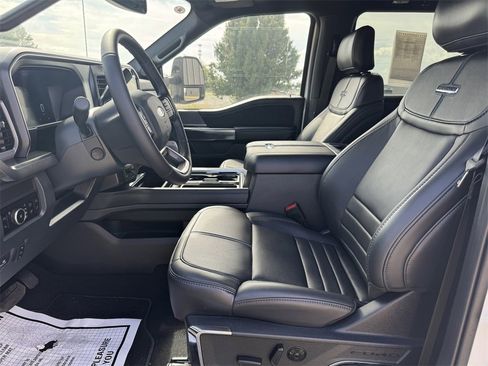 Used 2025 Ford F350 Platinum w/ FX4 Off-Road Package image 9