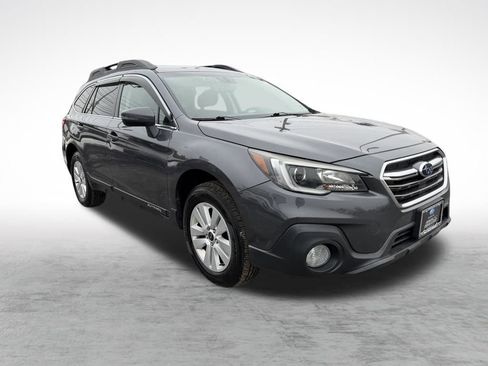 Used 2019 Subaru Outback 2.5i Premium image 4
