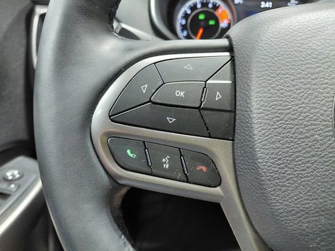 Certified 2019 Jeep Cherokee Limited AWD/4WD image 38
