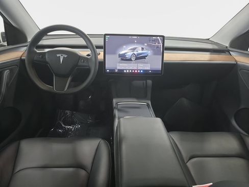 Used 2025 Tesla Model Y Long Range RWD image 10