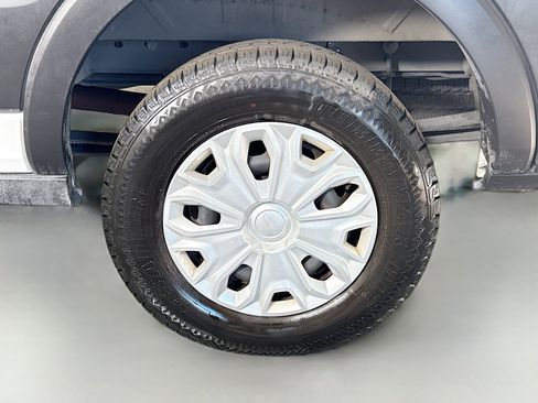 Used 2023 Ford Transit 350 XLT image 35