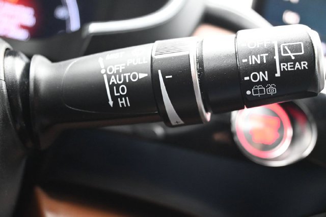 Used 2023 Acura MDX w/ Technology Package FWD image 24
