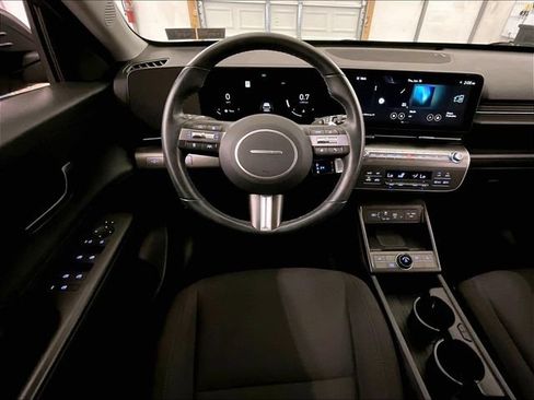 Used 2024 Hyundai Kona SEL w/ Convenience Package AWD/4WD image 5
