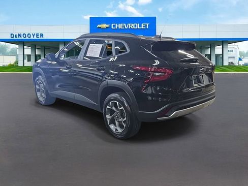 Used 2024 Chevrolet Trax LT w/ Driver Confidence Package image 11