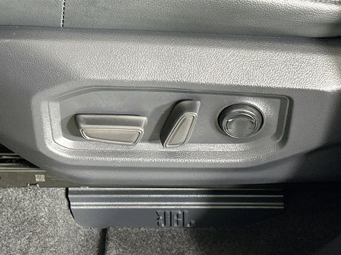 Used 2022 Toyota Tundra Limited image 12