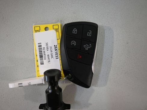Used 2024 GMC Sierra 1500 SLT AWD/4WD image 11