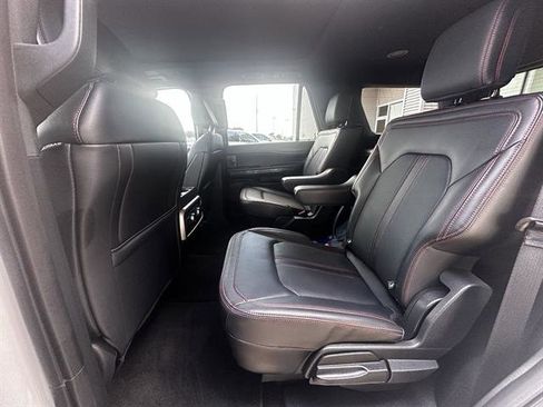 Used 2023 Ford Expedition Limited image 7