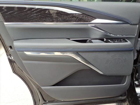 New 2026 Cadillac Escalade IQ Luxury 1 image 8