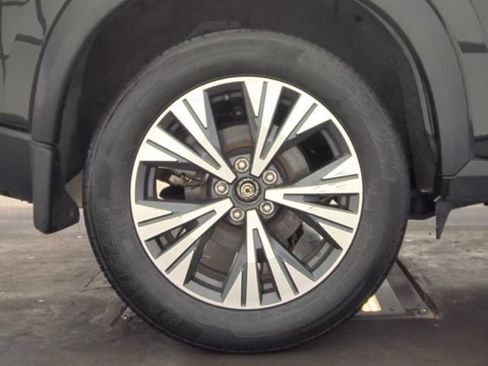 Used 2023 Nissan Rogue SV AWD/4WD image 21