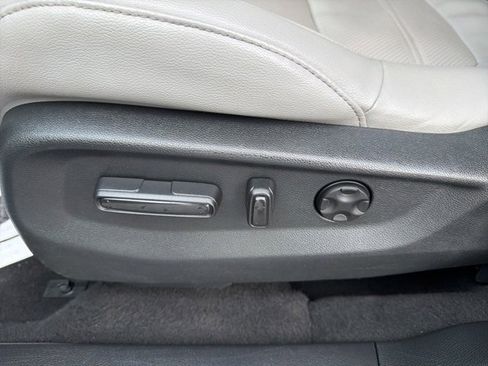 Used 2017 Honda CR-V Touring image 18