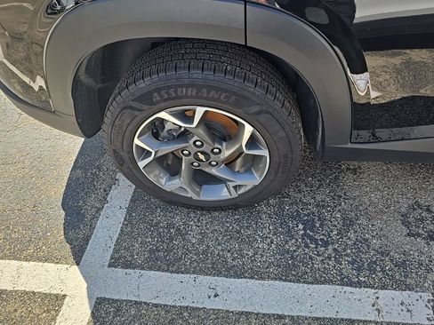 Certified 2024 Chevrolet Trax LT w/ Driver Confidence Package FWD image 11