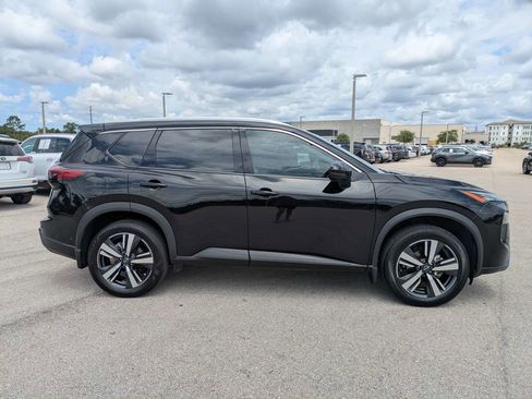Used 2024 Nissan Rogue SL FWD image 4