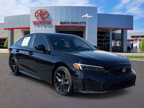 Used 2025 Honda Civic Sport image 1