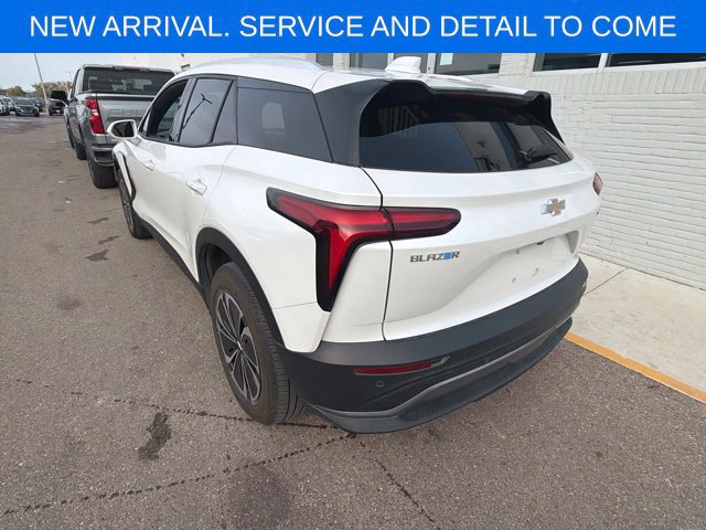 Used 2024 Chevrolet Blazer EV LT AWD/4WD image 12