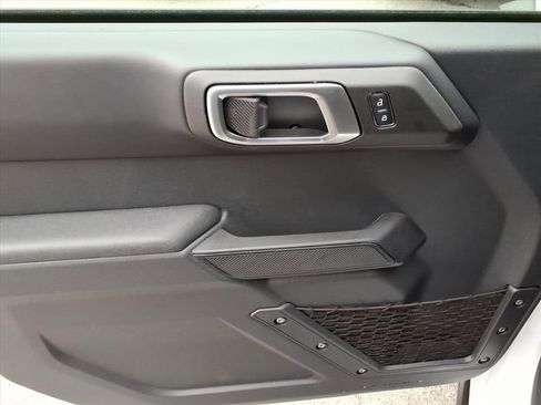 New 2025 Ford Bronco Badlands image 12