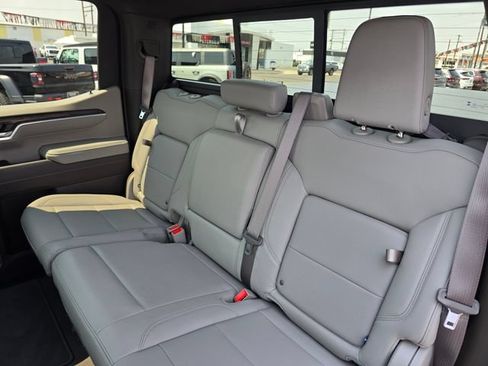 Used 2026 GMC Sierra 1500 SLT w/ SLT Convenience Package AWD/4WD image 17