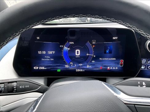 Used 2025 Chevrolet Equinox EV LT image 24