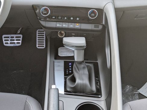 New 2026 Hyundai Elantra Sport FWD image 19