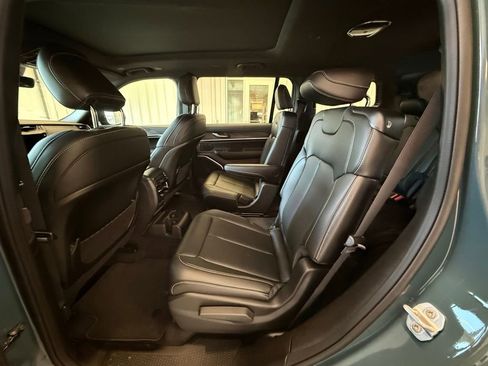 New 2026 Jeep Grand Cherokee L Limited w/ Limited Altitude Package AWD/4WD image 14
