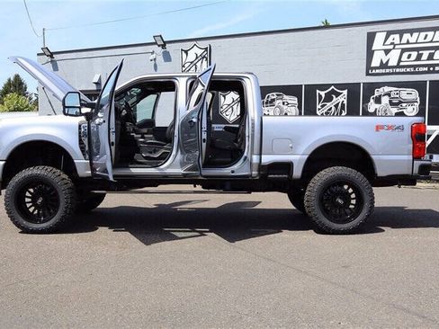 Used 2023 Ford F350 Platinum w/ FX4 Off-Road Package AWD/4WD image 35