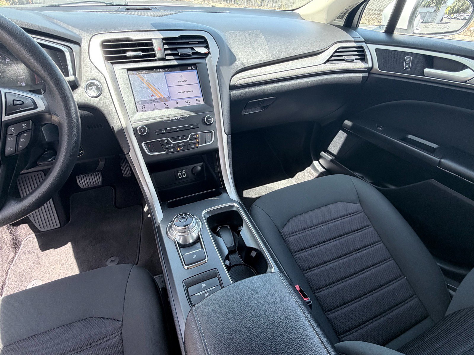 Used 2019 Ford Fusion SE FWD image 11