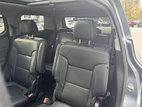 Used 2020 GMC Acadia SLT image 25