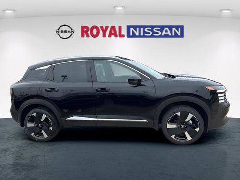 New 2026 Nissan Kicks SR FWD image 8
