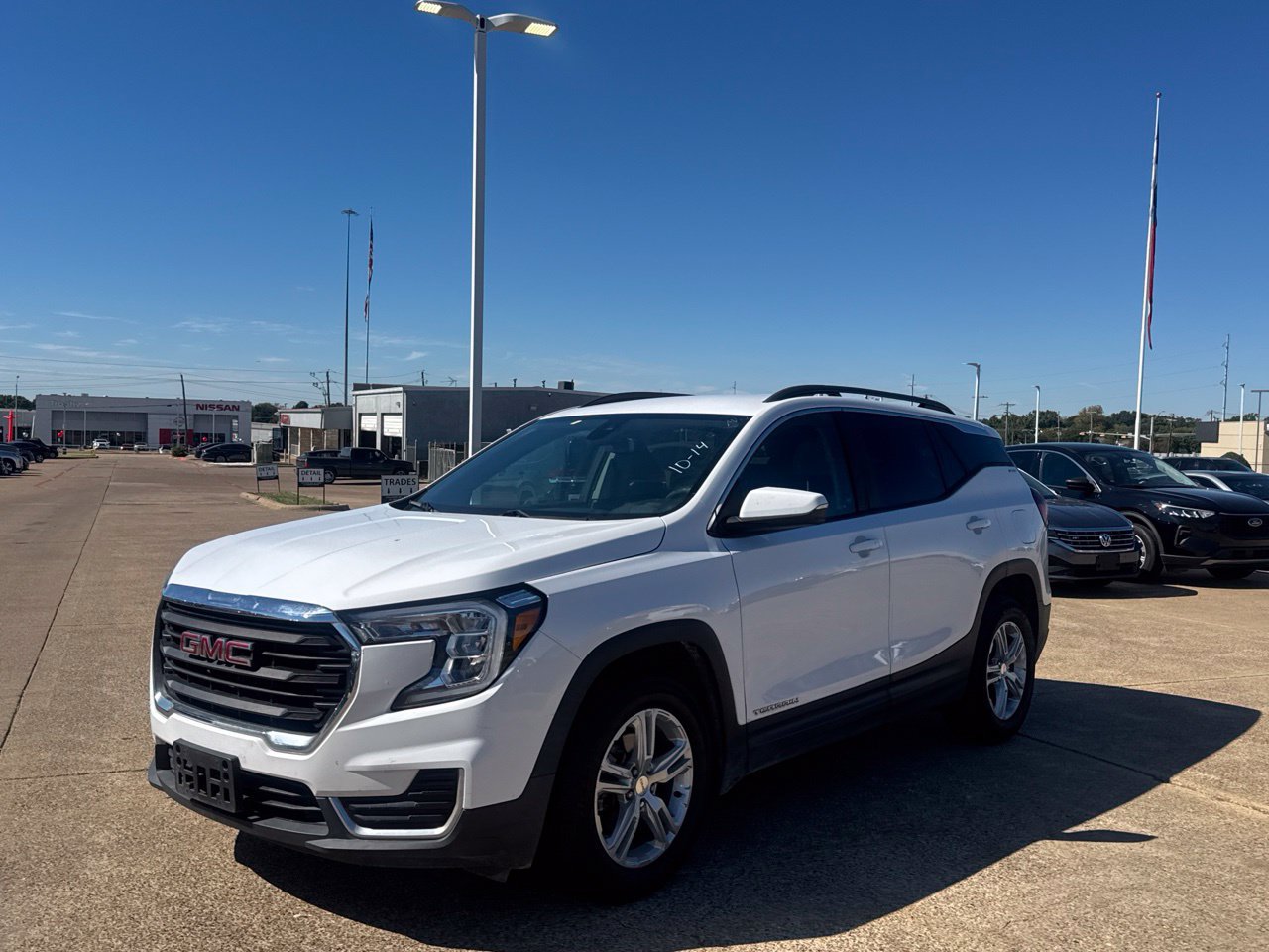 Used 2022 GMC Terrain SLE w/ Driver Convenience Package FWD image 10