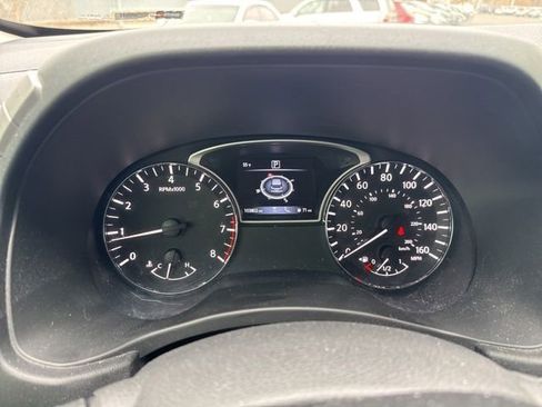 Used 2018 Nissan Pathfinder SL w/ Midnight Edition Package image 43