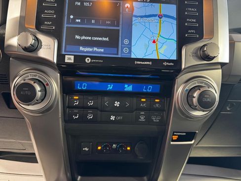 Used 2022 Toyota 4Runner Limited AWD/4WD image 25